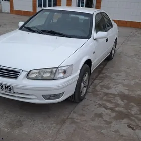 Toyota Camry 2000