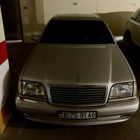 Mercedes-Benz S-Class 1993