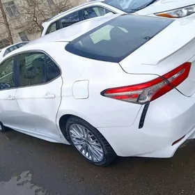 Toyota Camry 2018