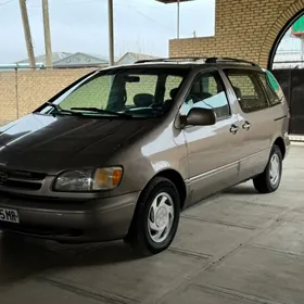 Toyota Sienna 1999