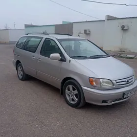 Toyota Sienna 2002