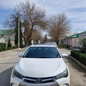 Toyota Camry 2017