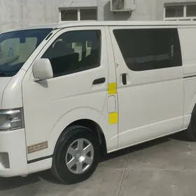 Toyota Hiace 2018