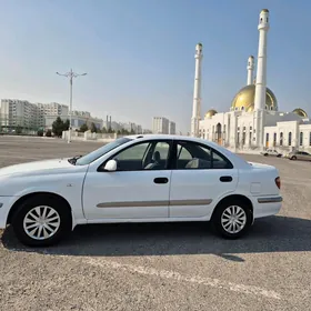 Nissan Sunny 2001