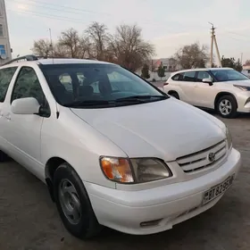 Toyota Sienna 2002