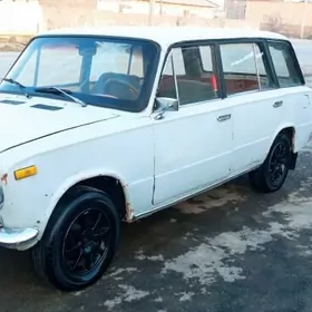 Lada 2104 1987