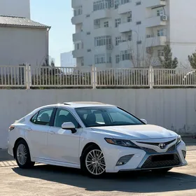 Toyota Camry 2019