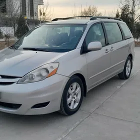 Toyota Sienna 2008