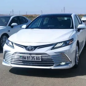 Toyota Camry 2021