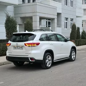 Toyota Highlander 2019