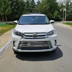 Toyota Highlander 2019