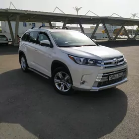 Toyota Highlander 2019