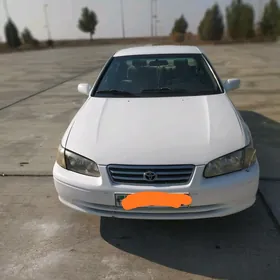 Toyota Camry 2000