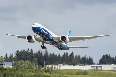 Boeing iň uly täze ýolagçy uçary bolan 777X-i synagdan geçirýär