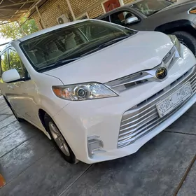 Toyota Sienna 2020