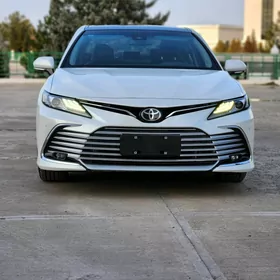 Toyota Camry 2024