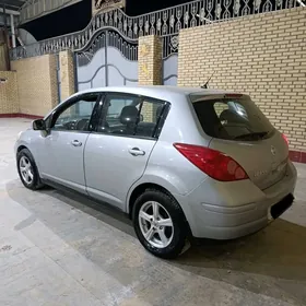 Nissan Versa 2008