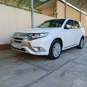 Mitsubishi Outlander 2022