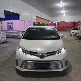 Toyota Sienna 2018