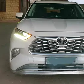 Toyota Highlander 2020