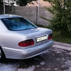 Mercedes-Benz E320 2002