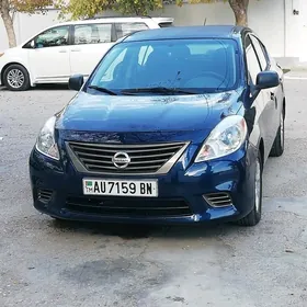 Nissan Versa 2012