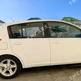 Nissan Versa 2011