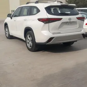 Toyota Highlander 2021