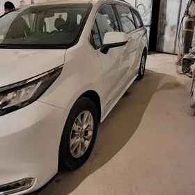 Toyota Sienna 2021