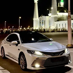 Toyota Camry 2021