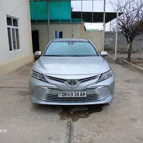 Toyota Camry 2019