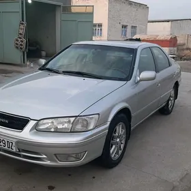 Toyota Camry 2001