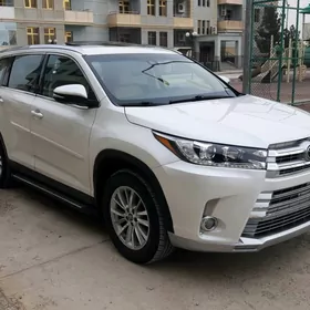 Toyota Highlander 2019