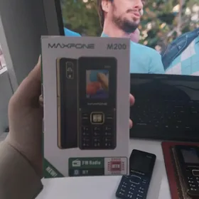  MAXFONE M200 