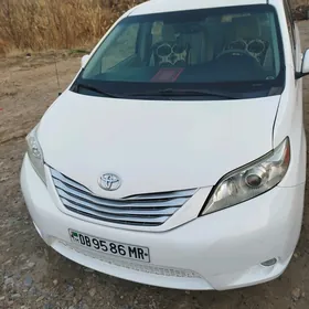 Toyota Sienna 2011