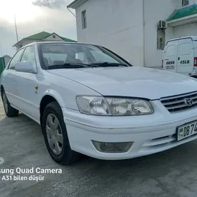 Toyota Camry 2000