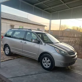 Toyota Sienna 2004