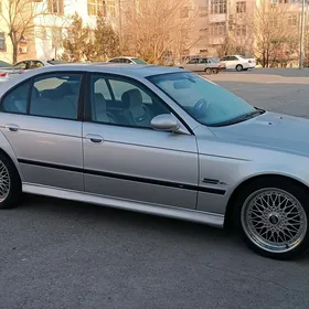 BMW E39 2000