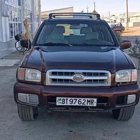 Nissan Pathfinder 2000