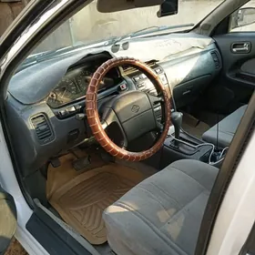 Nissan Cefiro 1995