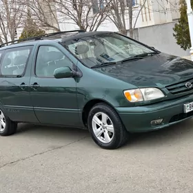 Toyota Sienna 2001