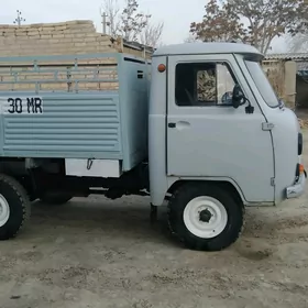 UAZ Profi 1990