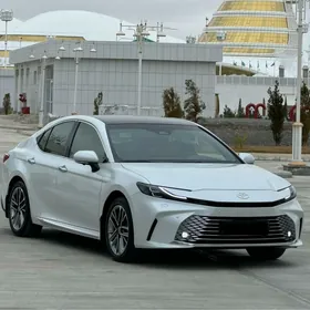 Toyota Camry 2025