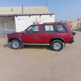 Nissan Pathfinder 1995