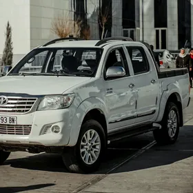 Toyota Hilux 2013