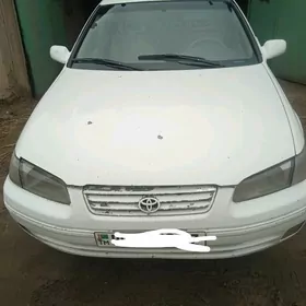 Toyota Camry 1997