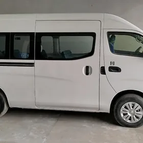 Nissan NV3500 2020