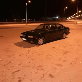 BMW 525 1990