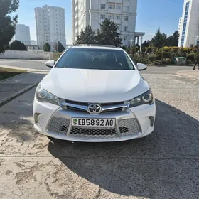 Toyota Camry 2015