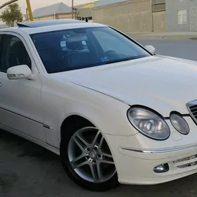 Mercedes-Benz E320 2003